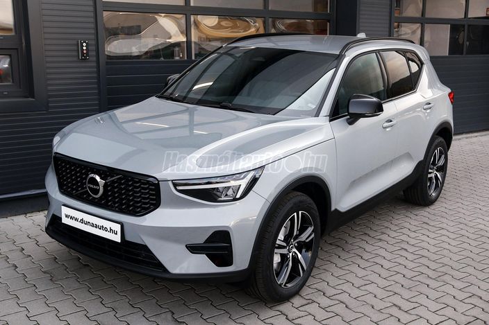 VOLVO XC40 2.0 [B3] MHEV Plus Dark DCT