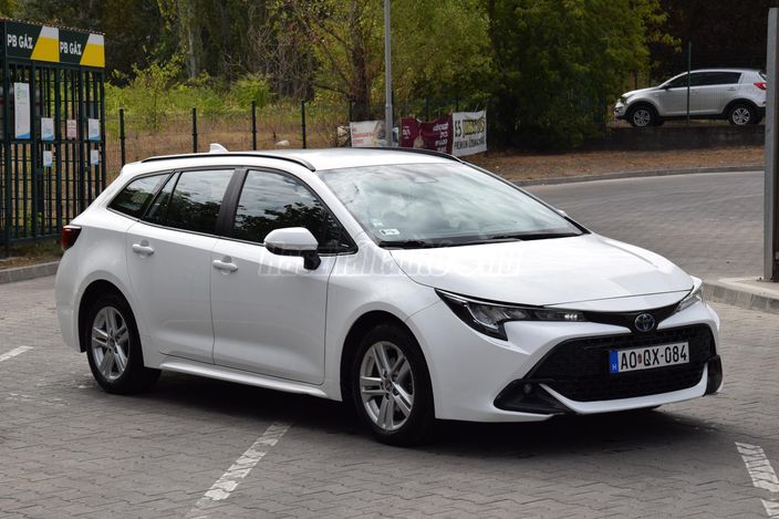 TOYOTA COROLLA Touring Sports 1.8 Hybrid Comfort Tech e-CVT