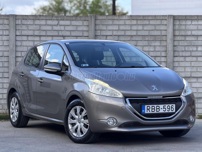PEUGEOT 208 1.2 PureTech Style