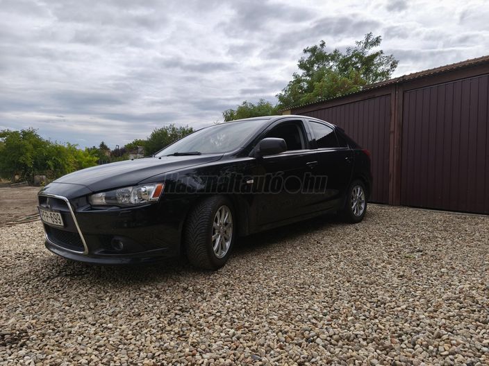 MITSUBISHI LANCER 1.6 Invite
