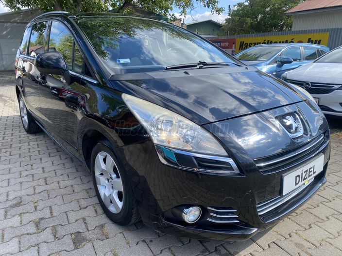 PEUGEOT 5008 1.6 HDi Premium 2TR