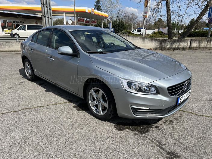VOLVO S60 2.0 D [D3] Momentum Geartronic
