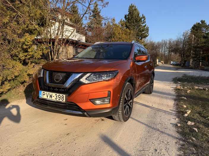 NISSAN X-TRAIL 1.6 DIG-T Tekna