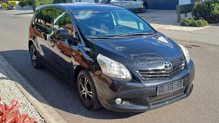 TOYOTA VERSO 1.8 Terra