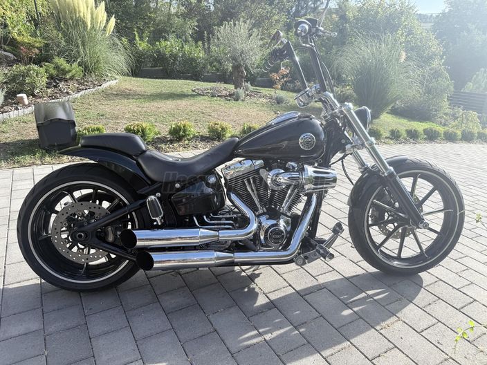 HARLEY-DAVIDSON BREAKOUT