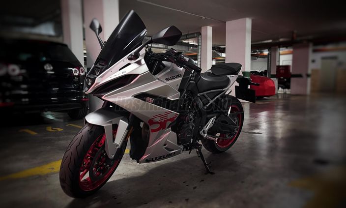 SUZUKI GSX 8 R
