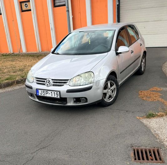 VOLKSWAGEN GOLF V 1.6 Trendline