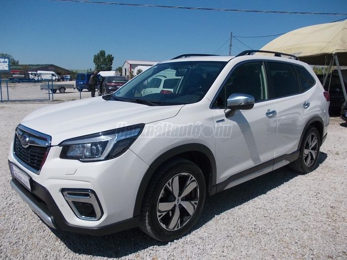SUBARU FORESTER 2.0 e-Boxer Platinum CVT
