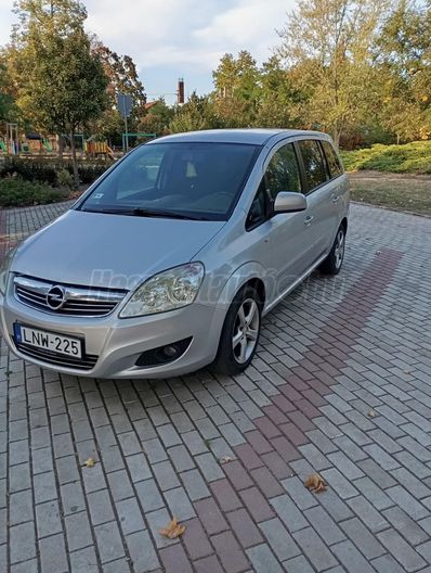 OPEL ZAFIRA B 1.9 CDTI Cosmo