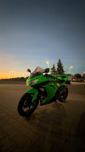 KAWASAKI NINJA 300