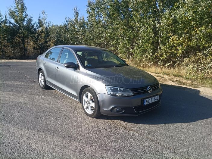 VOLKSWAGEN JETTA VI 1.6 CR TDI Comfortline DSG