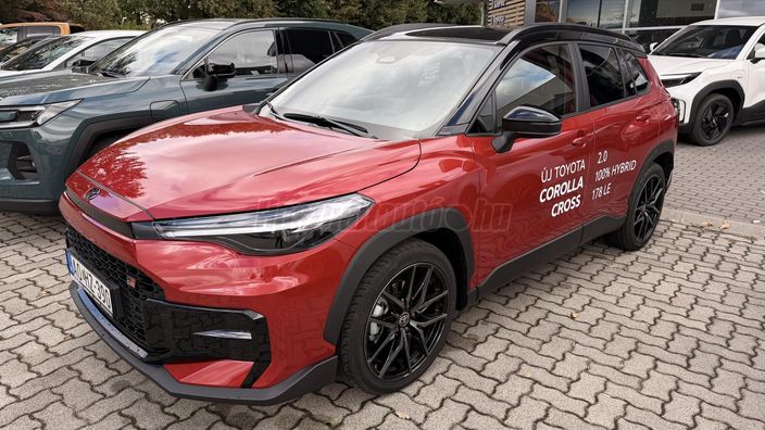 TOYOTA COROLLA CROSS 2.0 Hybrid GR Sport e-CVT