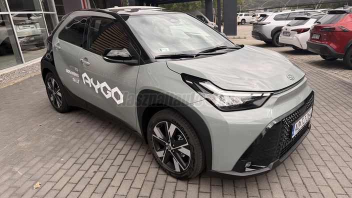 TOYOTA AYGO X 1.5 Hybrid Style e-CVT
