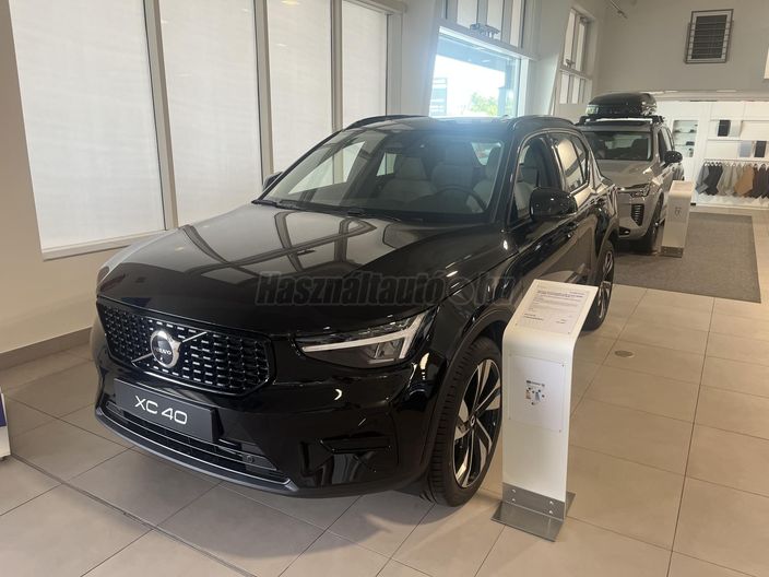 VOLVO XC40 2.0 [B3] MHEV Plus Dark DCT