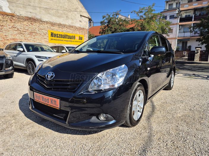 TOYOTA VERSO 2.0 D-4D Terra (5 személyes )