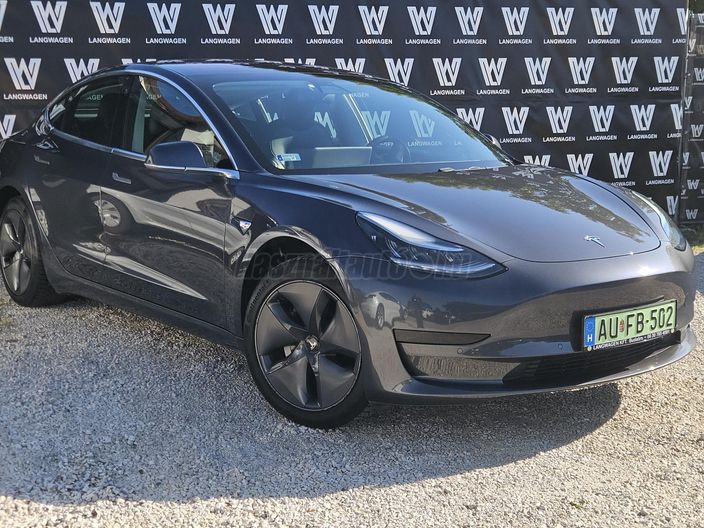 TESLA MODEL 3 Standard Range Plus Aut