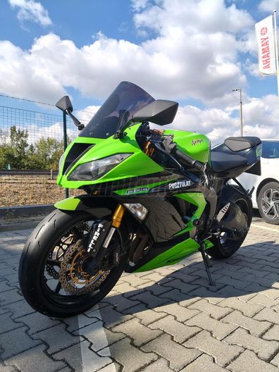 KAWASAKI ZX-6R (NINJA)