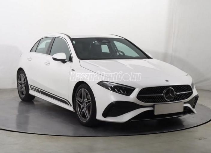 MERCEDES-BENZ A 200 AMG Line 7G-DCT