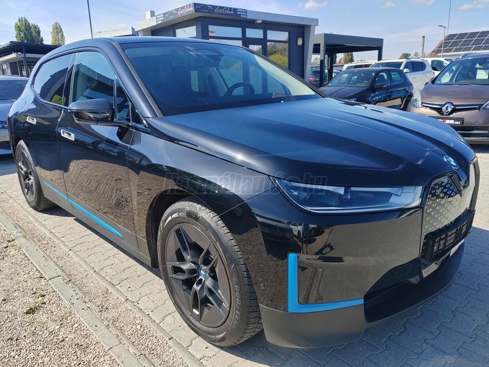 BMW IX xDrive40 74,1kWh