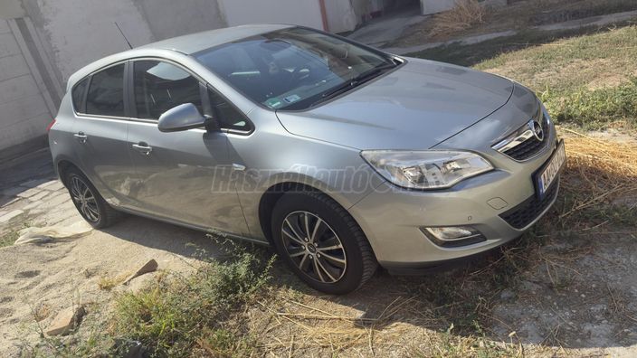 OPEL ASTRA J 1.4 T Enjoy