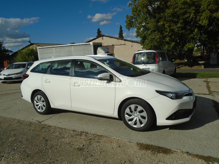 TOYOTA AURIS Touring Sports 1.33 Live Plus