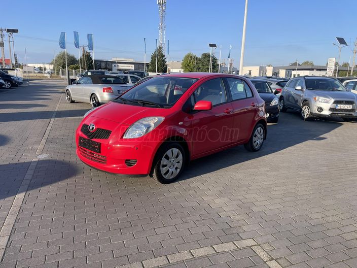 TOYOTA YARIS 1.0 LIFE