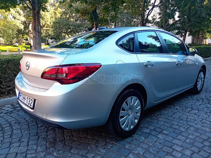 OPEL ASTRA J Sedan 1.6 Enjoy EURO6