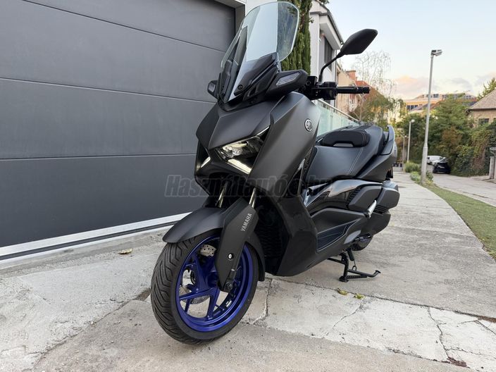 YAMAHA X-MAX 300