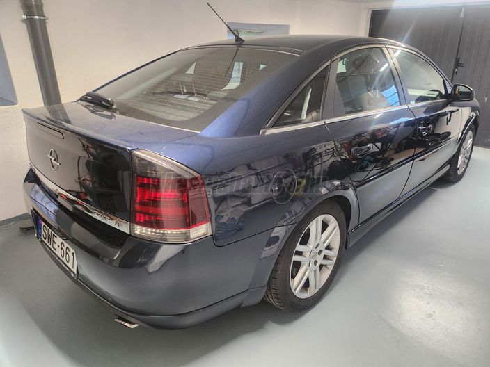 OPEL VECTRA C 3.2 V6 GTS [Sport]