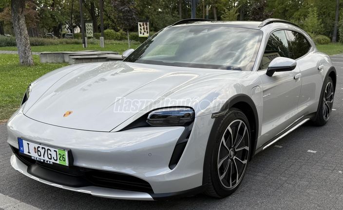 PORSCHE TAYCAN 4 Cross Turismo