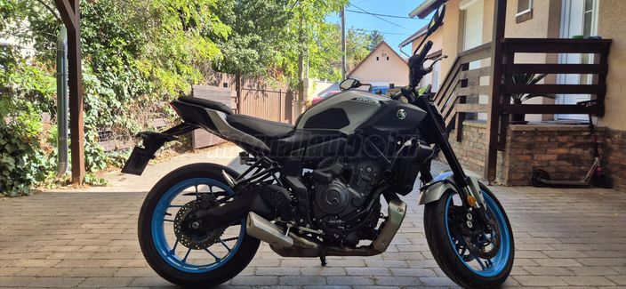 YAMAHA MT-07