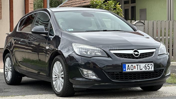 OPEL ASTRA J 1.7 CDTI Cosmo
