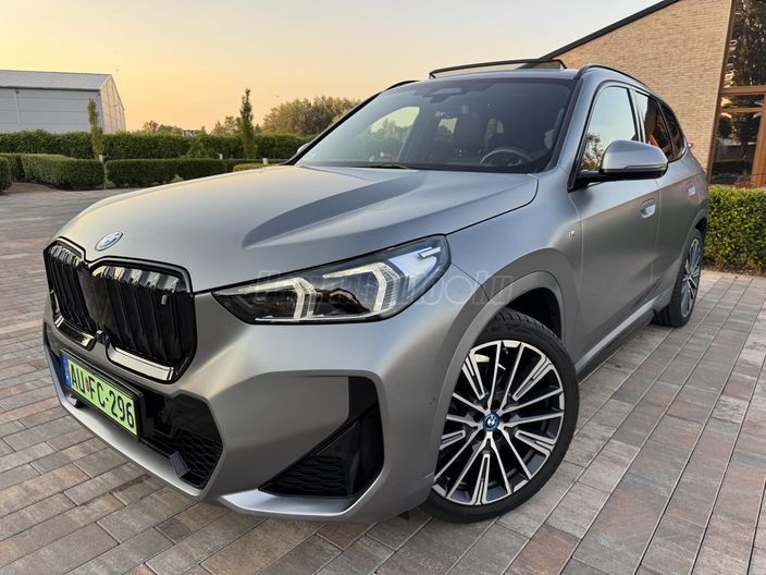 BMW IX1 xDrive30 64,8kWh