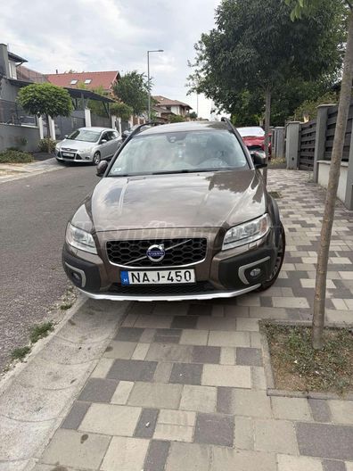 VOLVO XC70 2.4 D [D4] AWD Summum Geartronic