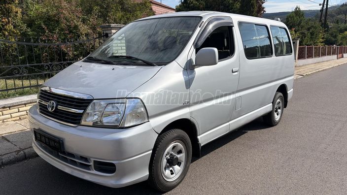 TOYOTA HIACE 2.5 D-4D 4WD Panel Van