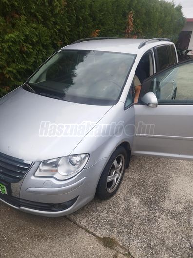 VOLKSWAGEN TOURAN 1.9 PD TDi Highline DSG