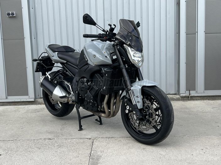 YAMAHA FZ1