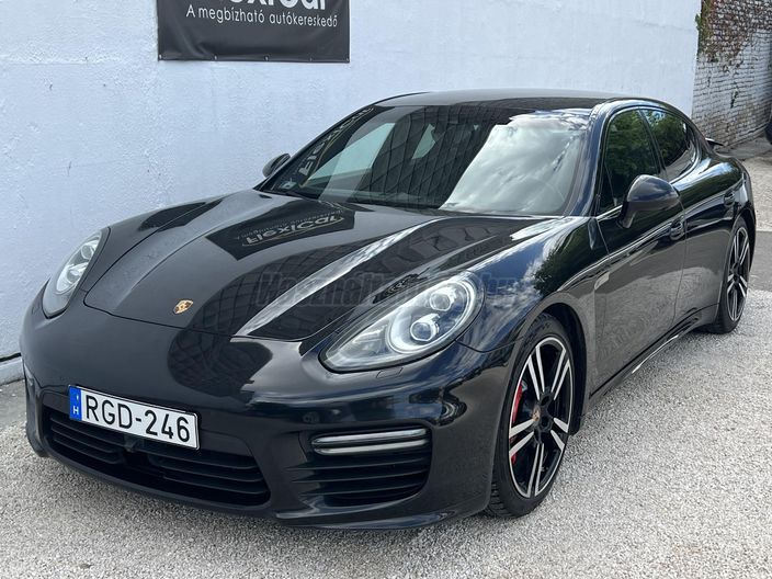 PORSCHE PANAMERA GTS PDK