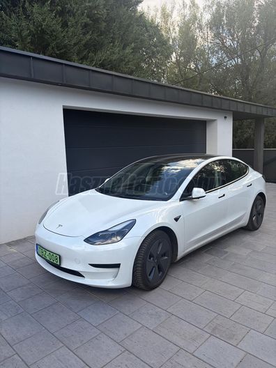 TESLA MODEL 3 Standard Range Plus Aut