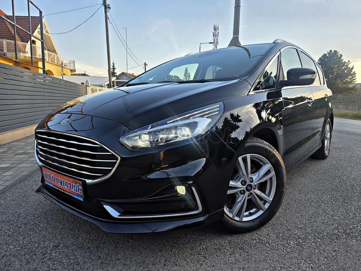 FORD S-MAX 2.5 FHEV Titanium CVT [7személy]