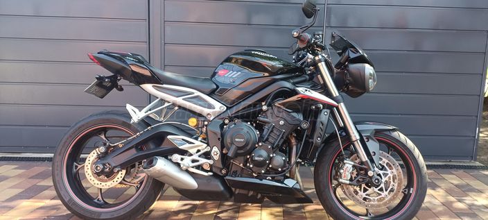 TRIUMPH STREET TRIPLE
