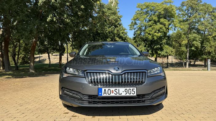 SKODA SUPERB Combi 2.0 TDI SCR Ambition DSG