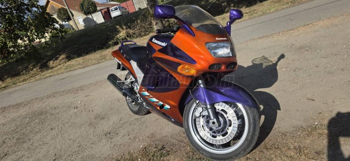KAWASAKI ZZR