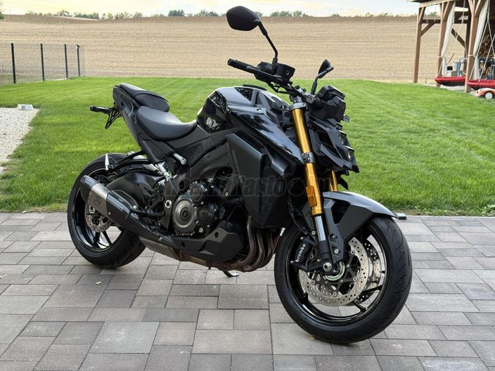 SUZUKI GSX-S 1000