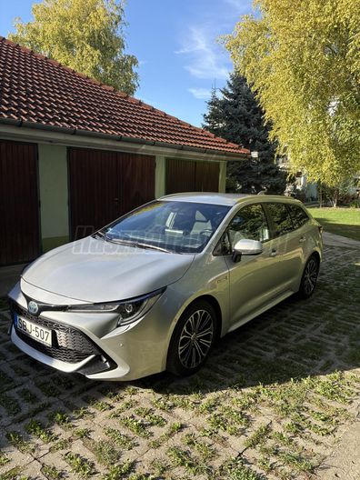 TOYOTA COROLLA 1.8 Hybrid Comfort Style Tech e-CVT