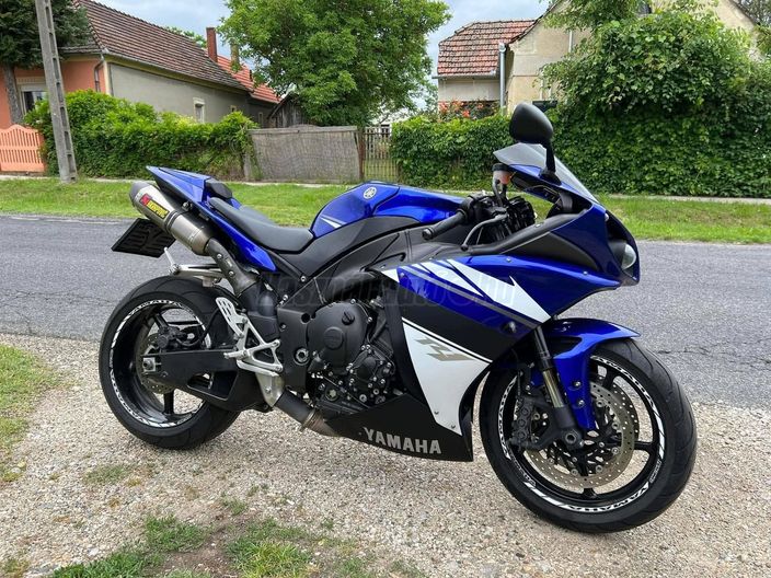YAMAHA YZF R1
