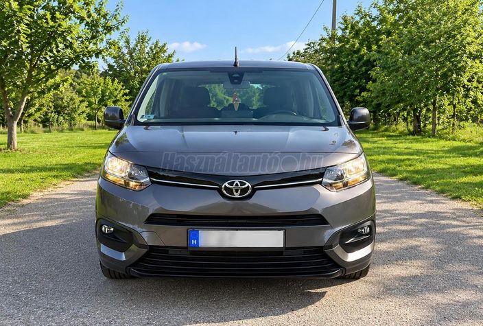 TOYOTA PROACE City Verso 1.2T Family L1H1
