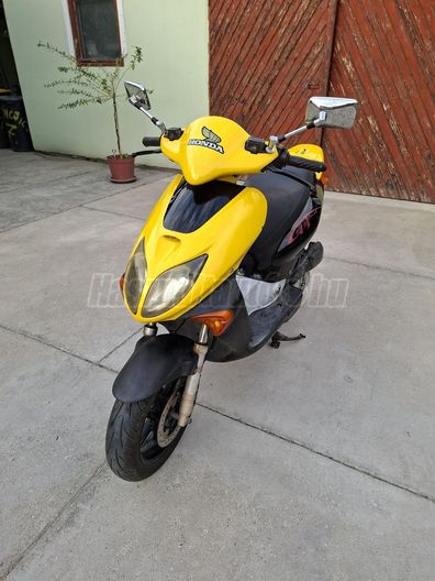 HONDA X8R-S