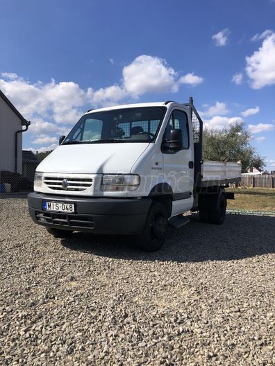 RENAULT Mascott