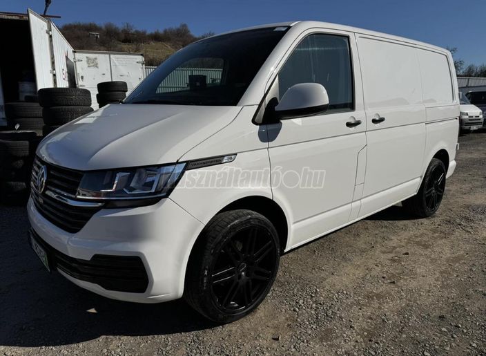 VOLKSWAGEN TRANSPORTER T6 2.0 TDi T6.1 RT (3 személyes )